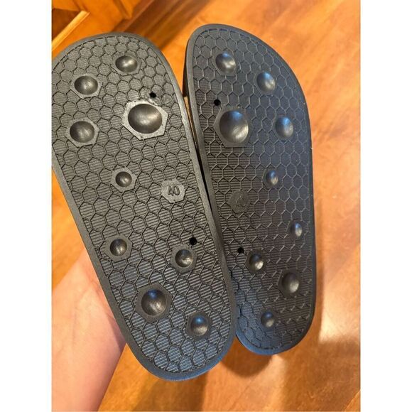 Brand new boutique slides - Picture 3 of 5